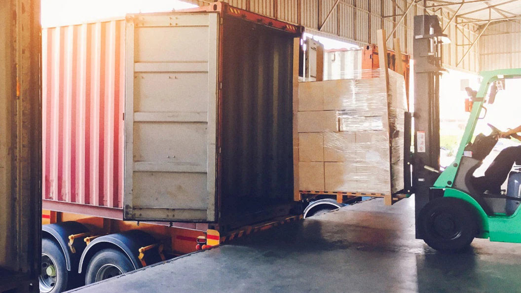 forklift-driver-loading-cargo-shipment_1024x576